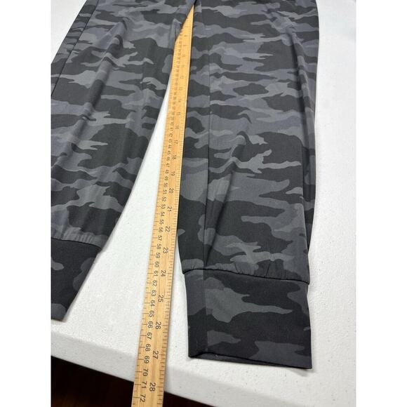 Athleta Salutation Camo Athletic Work Out Jogger Size Small - Picture 5 of 6